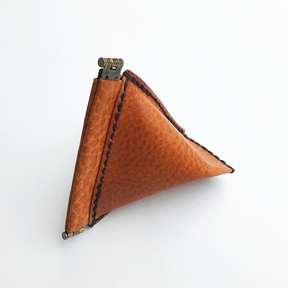 栃木レザーのばねぐち　テトラ　くるみ色 6,400円