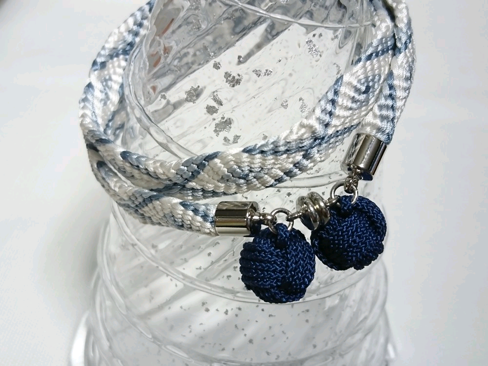 【組紐(くみひも)】#青いグラデーション# 着物にもブレスレット# 正絹ブレスレット ＃和アクセサリー#ゆらゆら ＃軽い 10,650円