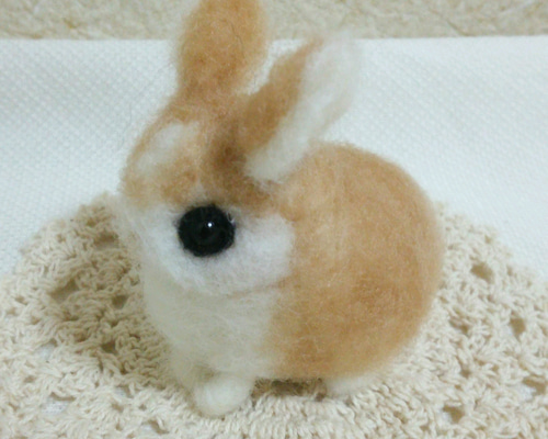 羊毛フェルト❁ふわふわうさぎ❁子うさぎ 羊毛フェルト emilily❀ 通販