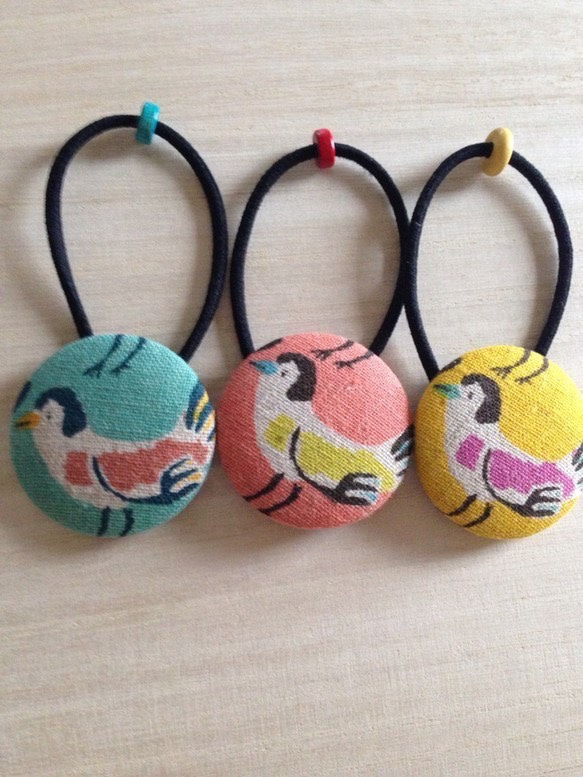 小鳥柄くるみボタンヘアゴム3個 ヘアゴム RR 通販 1223222｜Creema  