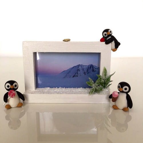 ☆ キャンディ・アイスクリームを持った仲良しペンギンちゃん
