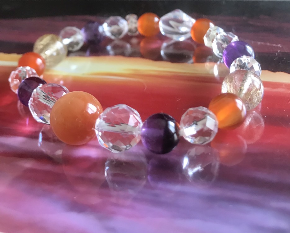 ✨特大・高品質✨台座付きアメジストクラスター⭐️タイチンルチルクォーツ入り