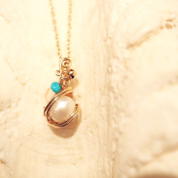 14KGF 真珠と眠れる美女のペンダント トップ /トルコ石 3枚目の画像