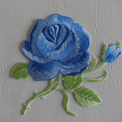 青い薔薇の刺繍生地＋1点 易しい バラ 薔薇