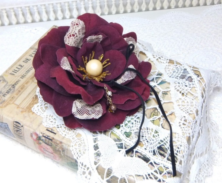 2wayコサージュ＆ヘッドドレス　チャーム付ベルベットローズ　レース入り☆*:.　ワインレッド 4,914円