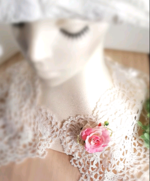 スウィートローズと小さな青い実のプチコサージュ　2Way☆＊* sweet rose corsage 5枚目の画像