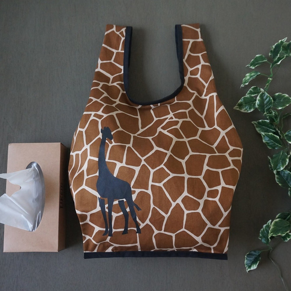 長頸鹿圖案購物袋型環保袋馬爾凱袋（摩卡棕色） 第3張的照片