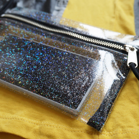 透明智慧型手機單肩包，附閃光 PVC 行李袋 第3張的照片