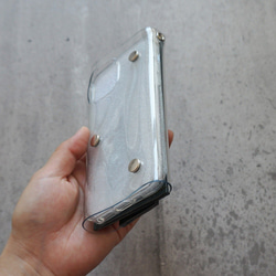 帶鏈條的真皮和 PVC 筆記本型智能手機保護套“Skeleton”iPhone 保護套 第3張的照片