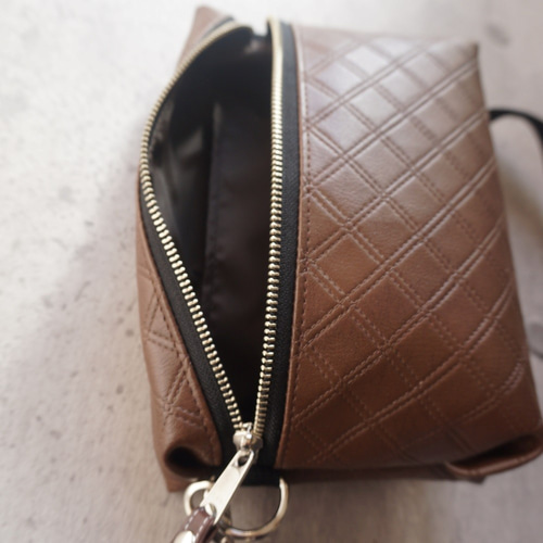 Koji　ブラウン キルティングショルダーバッグ タビー ショルダー バッグ 26・キルティング | COACH/コーチ | 三越