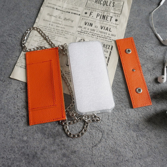 帶鏈條的真皮和 PVC 筆記本型智能手機保護套“Skeleton”iPhone 保護套 第7張的照片