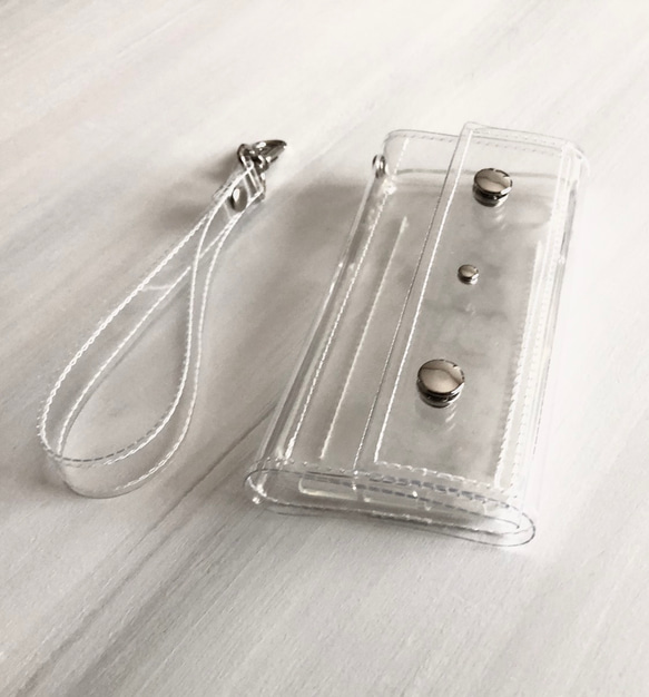 『スケルトン』クリアiPhoneケース　PVC透明手帳型スマートフォンケース 7枚目の画像