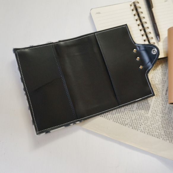 牛紋蓬鬆蟒蛇筆記本封面 A6 尺寸、A5 尺寸、B6 尺寸生態皮革 第3張的照片
