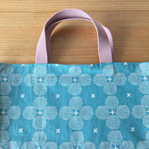 受注製作】北欧花柄×くすみカラー フリルレッスンバッグ ブルー