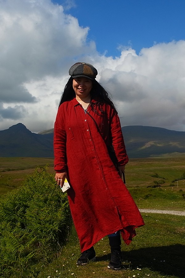 両サイドにブルゴーニュのルーズミドルブレストリネンシャツドレス