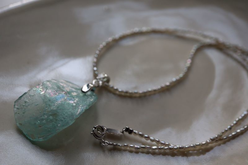 ローマングラスのペンダントトップ