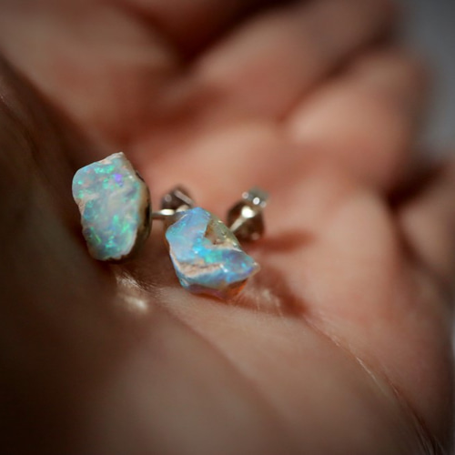 オパール原石のピアス ピアス（スタッド・一粒） nekonome