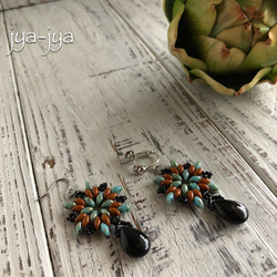 【再販】twin beads & onyx earrings 2枚目の画像