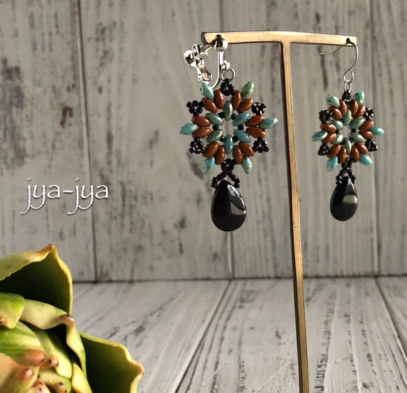 【再販】twin beads & onyx earrings 3枚目の画像