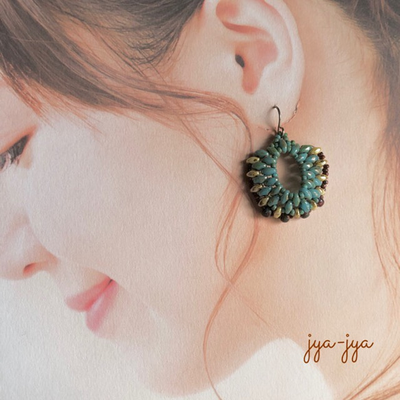 twin beads earrings - U turquoise 4枚目の画像