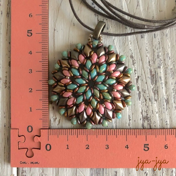 circle beads necklace - ターコイズ ピンクΦ4.8cm 3枚目の画像