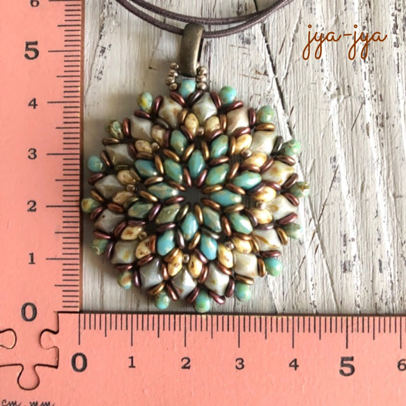 【軽量】circle beads necklace - アイボリーターコイズΦ4.8cm 4枚目の画像