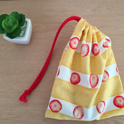 05　お給食袋  コップ袋  巾着袋　　イチゴ 05お給食袋 コップ袋 巾着袋イチゴ