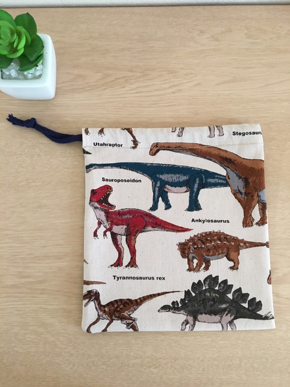☆色サイズ、片紐両紐、ランチョンマットも選べます♪恐竜　巾着袋　コップ袋　コップ入れ　給食袋　男の子 2枚目の画像