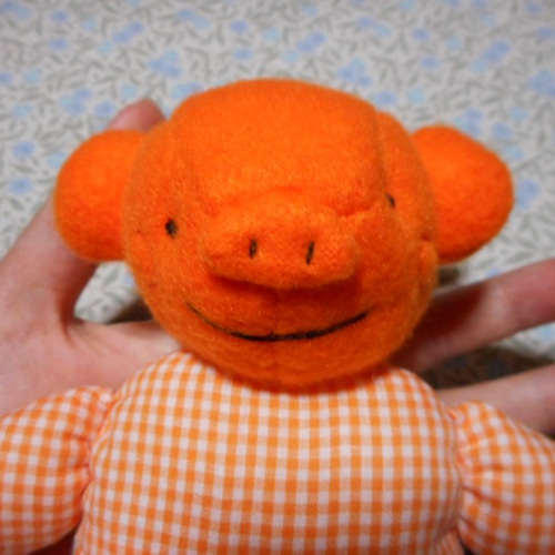 オレンジぶたの女の子のぬいぐるみ ぬいぐるみ kabebe 通販