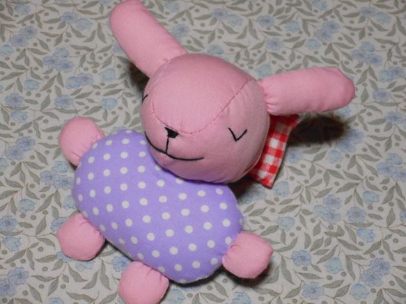 作家様　ウサギ　ぬいぐるみ　水玉模様ドレス おねむりうさぎ(水玉柄) ぬいぐるみ kabebe 通販 1171218｜Creema