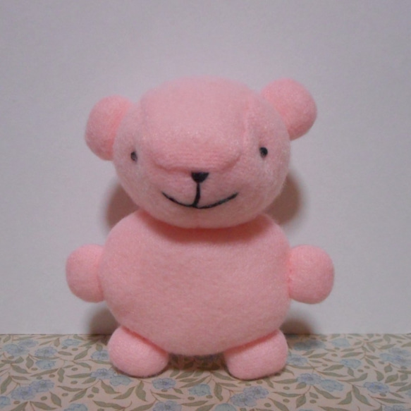 手のひらサイズのピンクくまのぬいぐるみ ぬいぐるみ kabebe