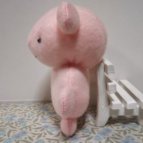 手のひらサイズのピンクくまのぬいぐるみ ぬいぐるみ kabebe