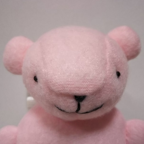 手のひらサイズのピンクくまのぬいぐるみ ぬいぐるみ kabebe