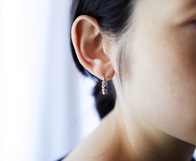 〈Ryutoan〉石畳のピアス　シルバー