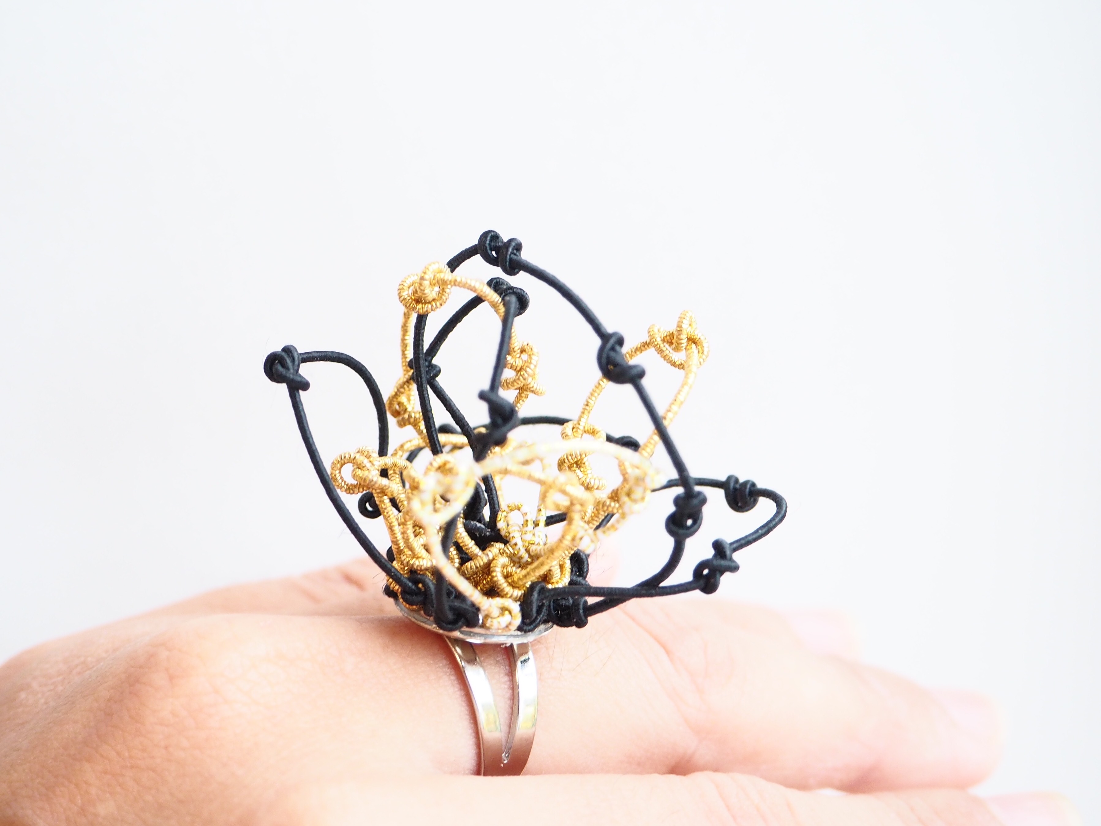 金糸と水引 水引アクセサリー ライト(金糸✖️黒✖️ゴールド)リング 4,675円