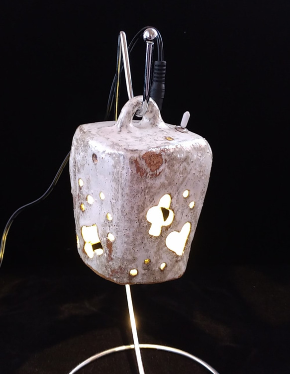 陶器製和風吊るし灯篭タイプLED灯り 2枚目の画像