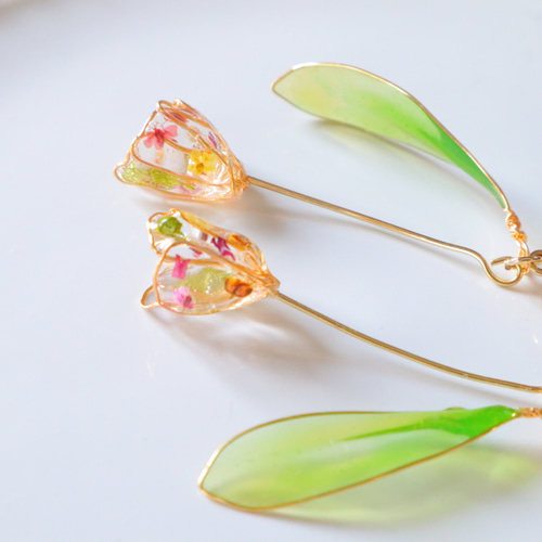 押し花マニキュアフラワーのチューリップイヤリング/ピアス クリア