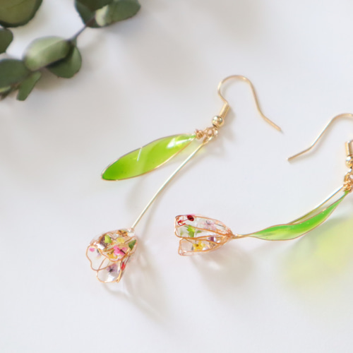 押し花マニキュアフラワーのチューリップイヤリング/ピアス クリア