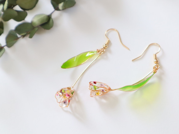 押し花マニキュアフラワーのチューリップイヤリング/ピアス クリア