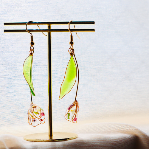 押し花マニキュアフラワーのチューリップイヤリング/ピアス クリア