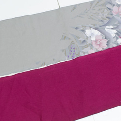 正絹　ボルドーとグレーの花柄振袖ハギレ　1.1m　和小物、つまみ細工などに 3枚目の画像