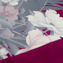 正絹　ボルドーとグレーの花柄振袖ハギレ　1.1m　和小物、つまみ細工などに 4枚目の画像