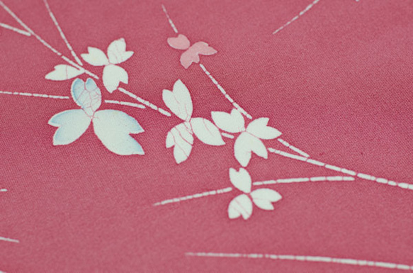 正絹　ローズピンク柄生地はぎれ　1.1m　和小物、つまみ細工などに 2枚目の画像