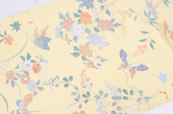 正絹　黄色地に蝶と花の柄小紋はぎれ　1m 　和小物、つまみ細工などに 4枚目の画像