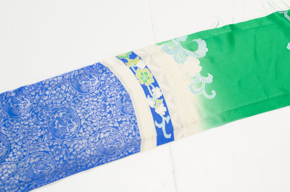 正絹　鮮やかな緑と青の振袖はぎれ　半幅×1.6m　和小物などに 3枚目の画像