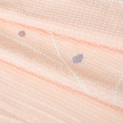 正絹　サーモンピンク絞りの小紋はぎれ　1m  和小物、つまみ細工などに 1枚目の画像