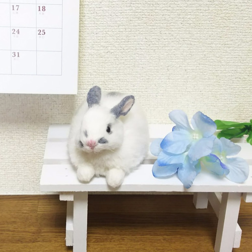 羊毛フェルト#うさぎの赤ちゃん(ブロークン・グレー) 羊毛フェルト