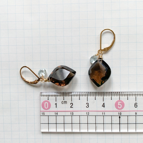 リニューアル】14kgf*大ぶりスモーキークォーツとスカイブルートパーズ