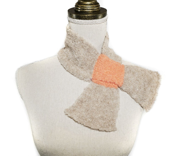 アルパカ「ribbon scarf T boucle」 size : L　color : ベージュ＆サーモンピンク 1枚目の画像