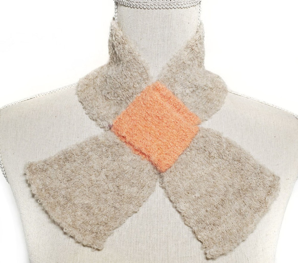アルパカ「ribbon scarf T boucle」 size : L　color : ベージュ＆サーモンピンク 3枚目の画像